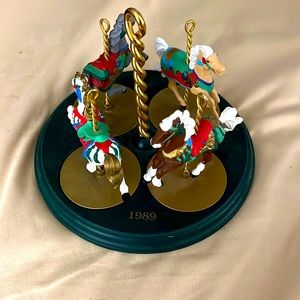 Vintage 1989 Hallmark 4 Horse collectible carousel, 1-4